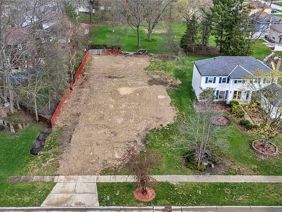 2nd image of 20792 Sandalwood Ln