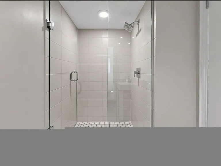 400 Adelaide St E #2202 — Photo 11
