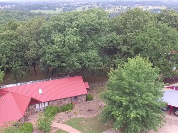 3852 N Sassafras Hill Rd, Fayetteville, AR 72703