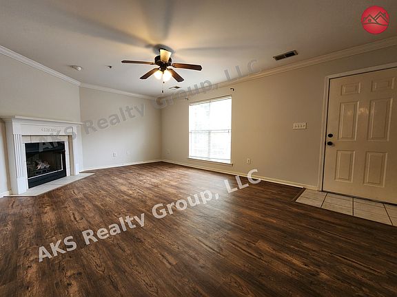 5th image of 1090 Thompson Rd