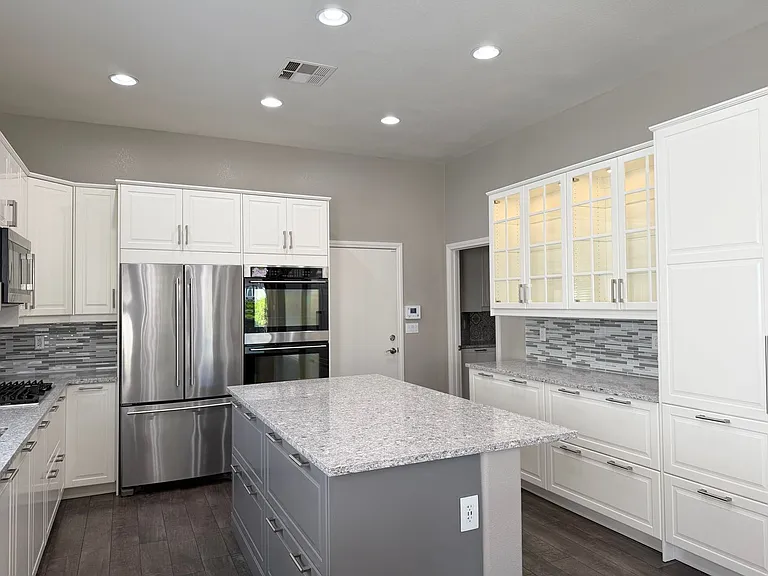 2752 Glen Port St — Photo 14