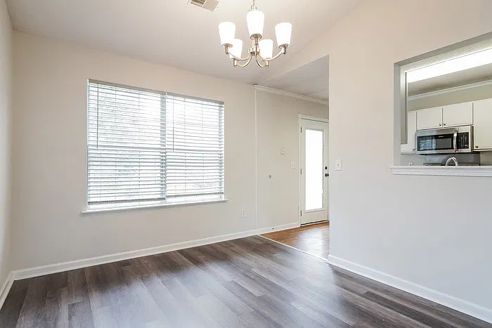 3 bed, 2.0 bath, 1845 sqft, $1,930 — Photo 4