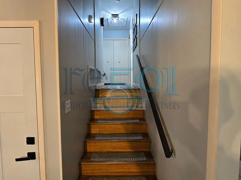 504 Mellon St — Photo 15