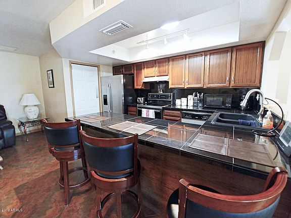 4th image of 805 W Rockwood Dr
