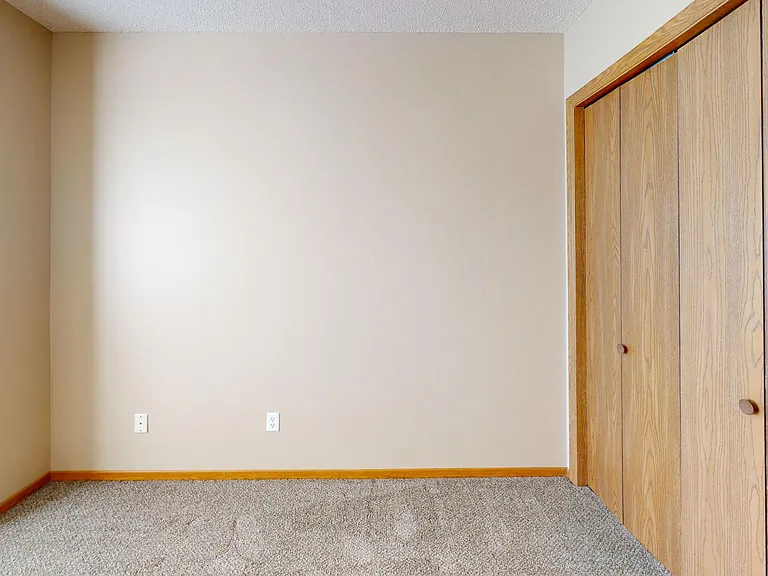 Dakota Park Apartments — Photo 30