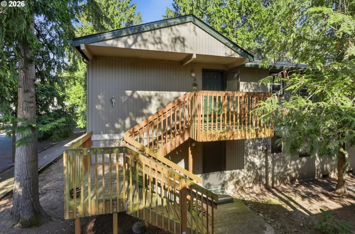 2 bed, 988 sqft, $1,600 — Photo 1