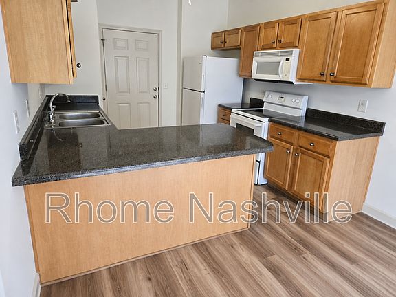 3rd image of 1019 Golf View Way
