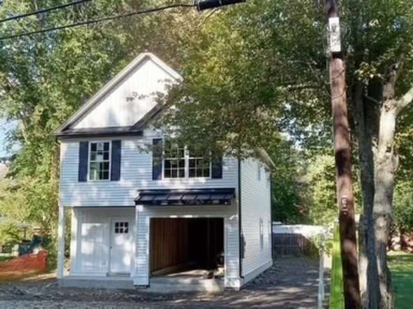 10 River Rd, Pepperell, MA 01463