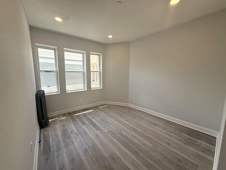 74 Kirkland St #32 — Photo 5