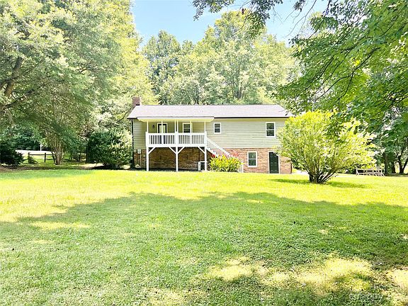4th image of 2342 Camden Pl