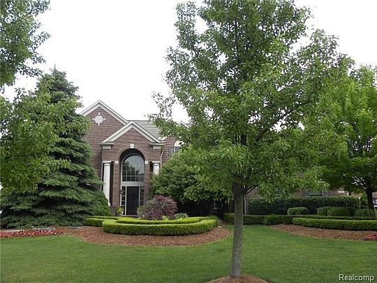 1st image of 17372 Oak Hill Dr