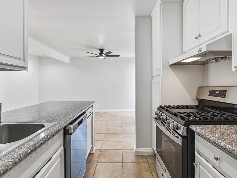 18620 Hatteras St #229 — Photo 4