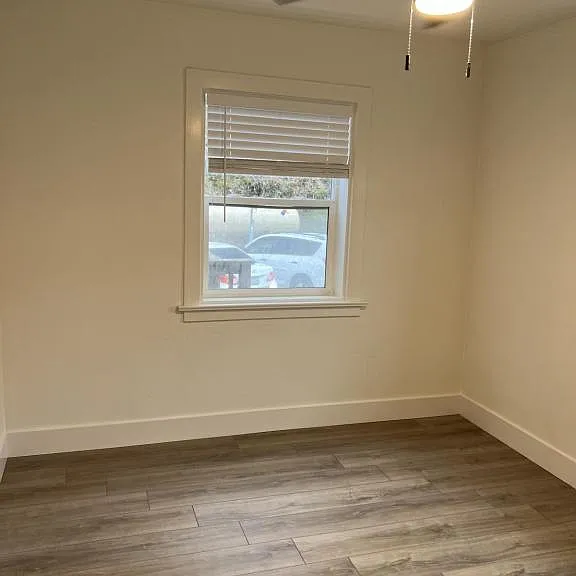 889 Reservoir St — Photo 10