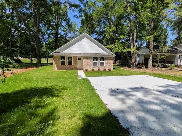 181 Pinecrest Ave, Plantersville, MS 38862