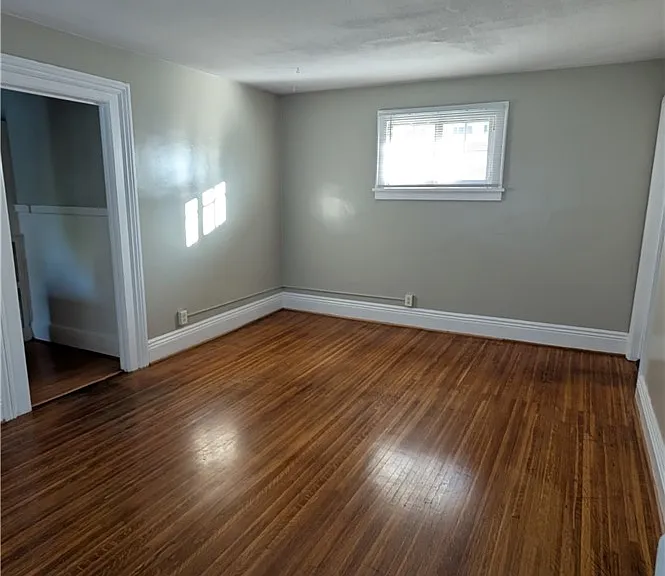 28 Vick Park #B — Photo 13