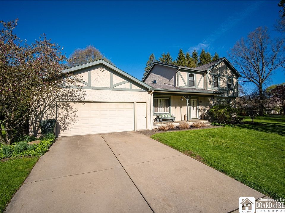 1st image of 28 Westminster Dr