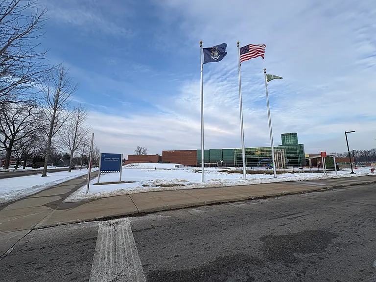 Livonia Rec Center within walking distance