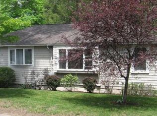 5 Hillside Ave, Halifax, MA 02338