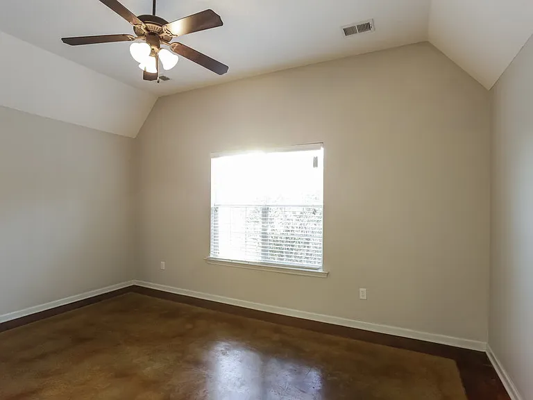 3044 Magnolia Dr — Photo 10