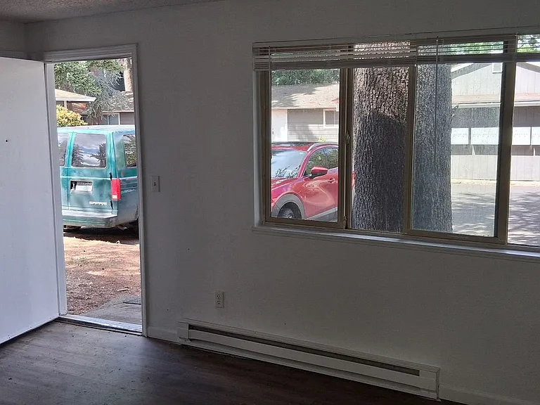 Zion Court 18 plex — Photo 3