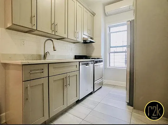 Rented by Realty 2000 Corp | media 3