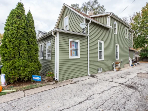 611 N Jackson St, Waukegan, IL 60085