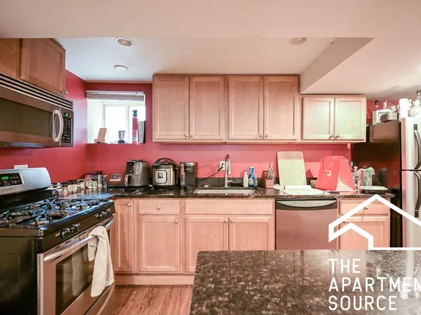 665 W Cornelia Ave, Chicago, IL