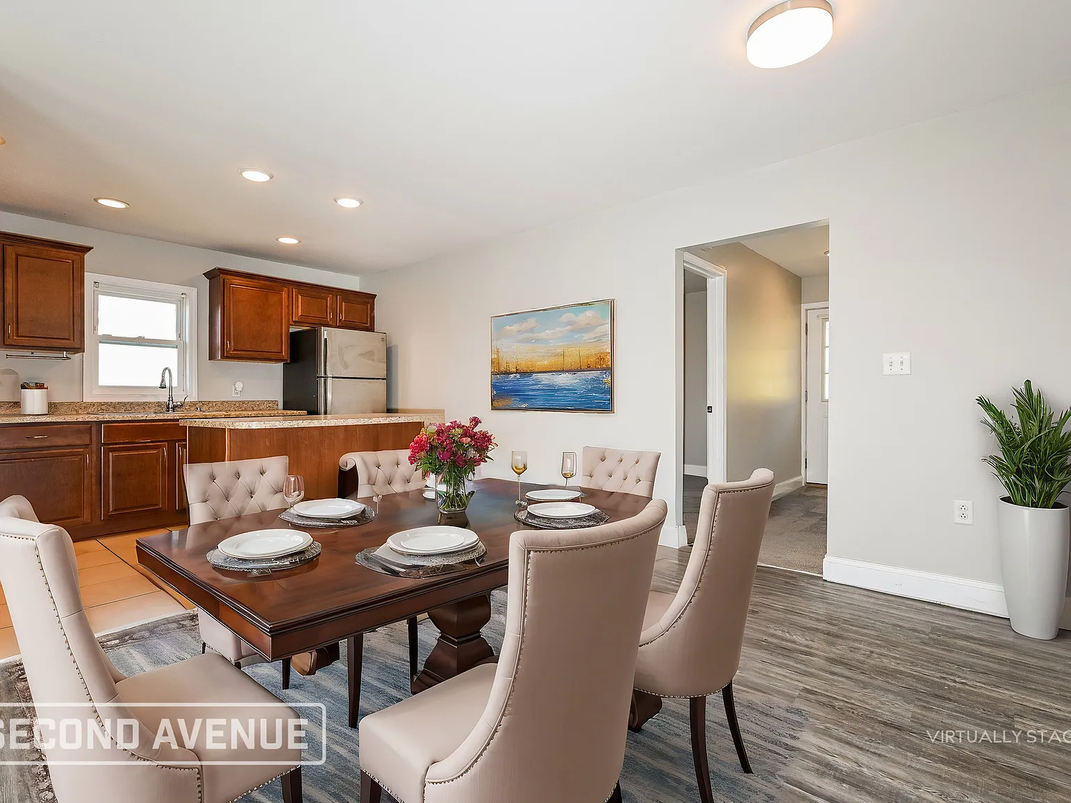 3 bed, 1.0 bath, 1284 sqft, $1,439 — Photo 2