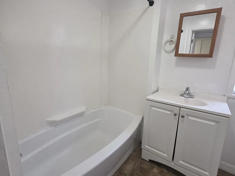 8 Mannz St #1 — Photo 16