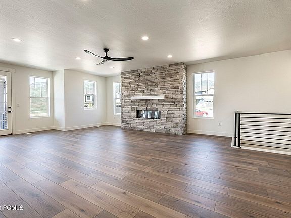 4th image of 5978 N Fairview Dr