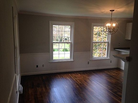 4th image of 1001 Tulip St