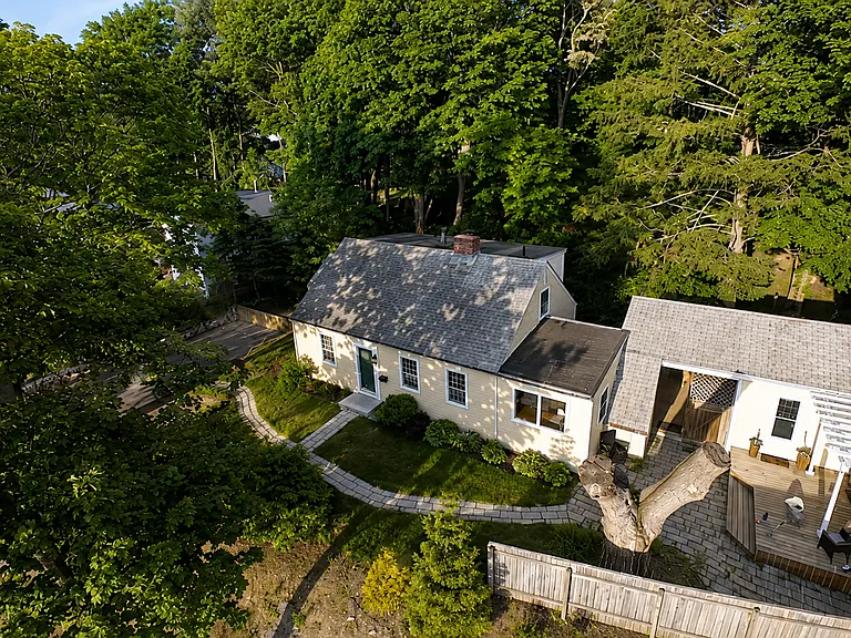5 Hillside Ave — Photo 1