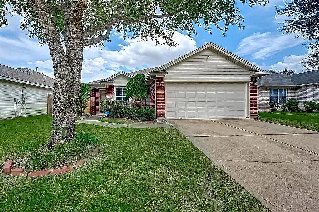 3 bed, 2.0 bath, 1495 sqft, $1,875 — Photo 1