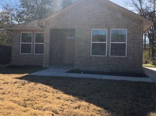 932 E Davis Ave, Fort Worth, TX 76104