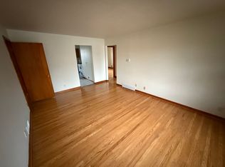 Spacious 2 Bedroom Apartment in Excellent Location, Louisville, KY 40219