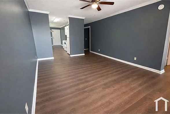 3 bed, 1180 sqft, $2,050 — Photo 3