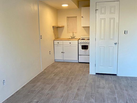 2nd image of 4006 N Stone Ave #3