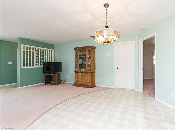 5th image of 927 SE 18th Ter