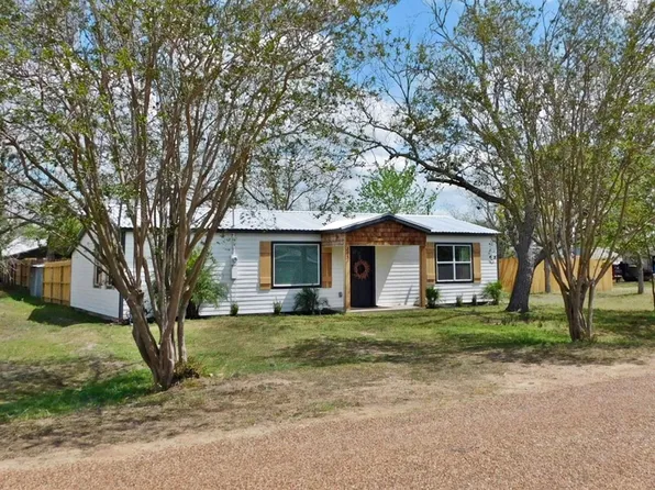 205 E Train St, Ellinger, TX 78938