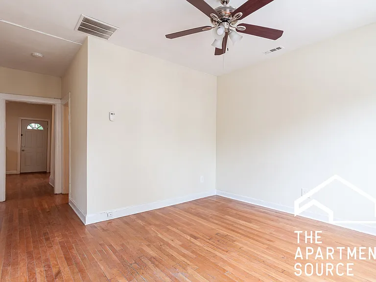 2252 N Southport Ave #2 — Photo 7