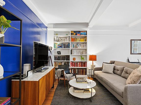 2nd image of 41 W 72nd St APT 15E