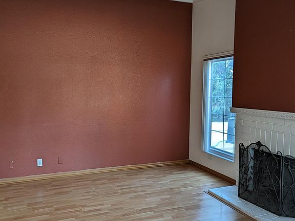 Living room, photo taken from the entrance door