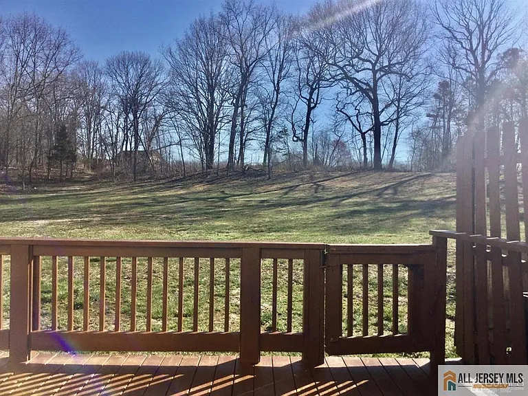682 Darlington Dr — Photo 22