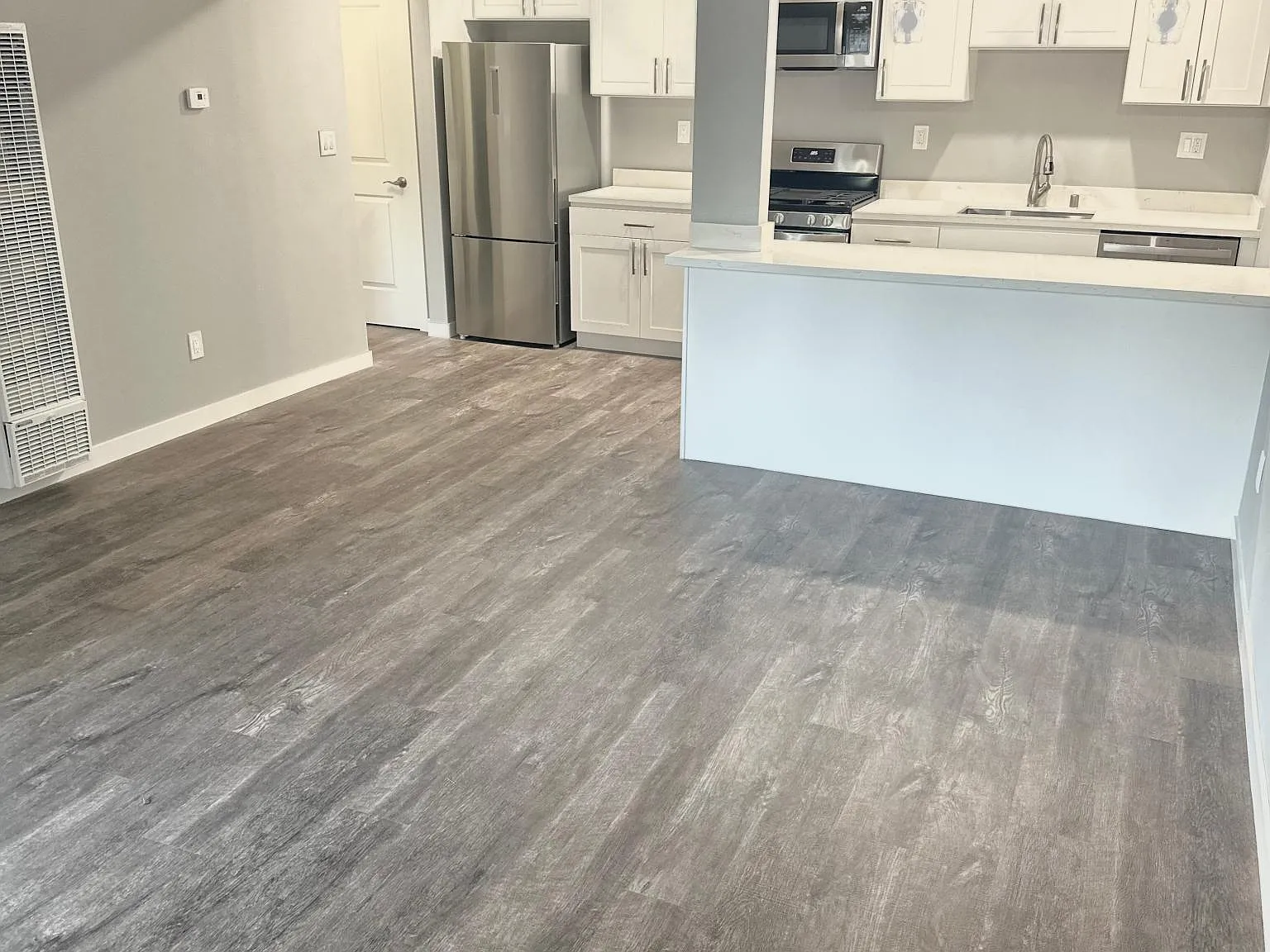 1 bed, 580 sqft, $3,295 — Photo 2