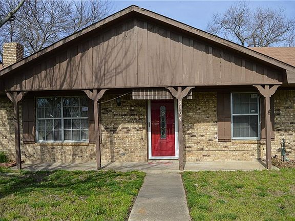 4th image of 3109 Clover Ln