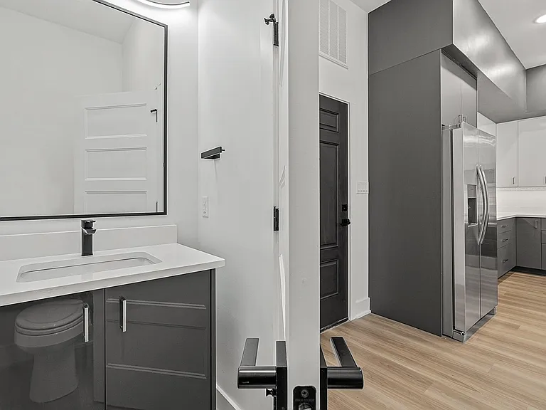 Edge Luxury Townhomes — Photo 31