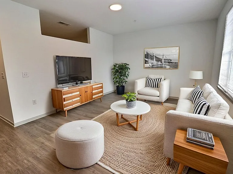 The Ellsworth — Photo 18