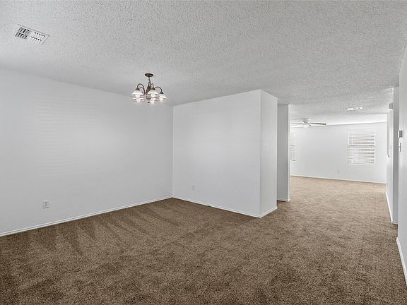 5th image of 1628 Fieldstone Dr