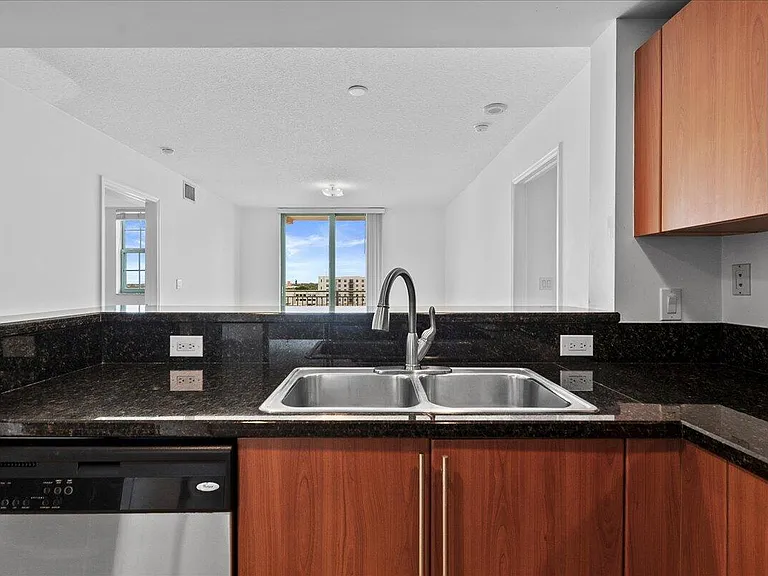 610 Clematis St #704 — Photo 5
