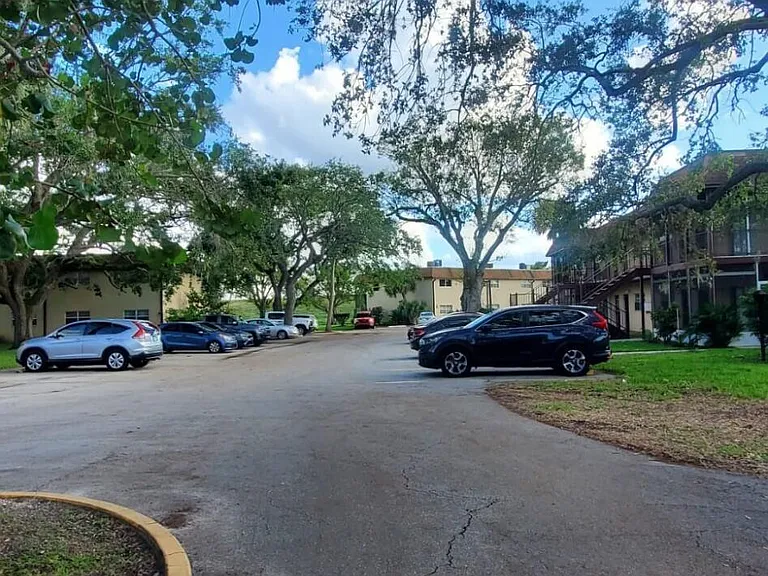 3124 US Highway 441 SE #J1 — Photo 35